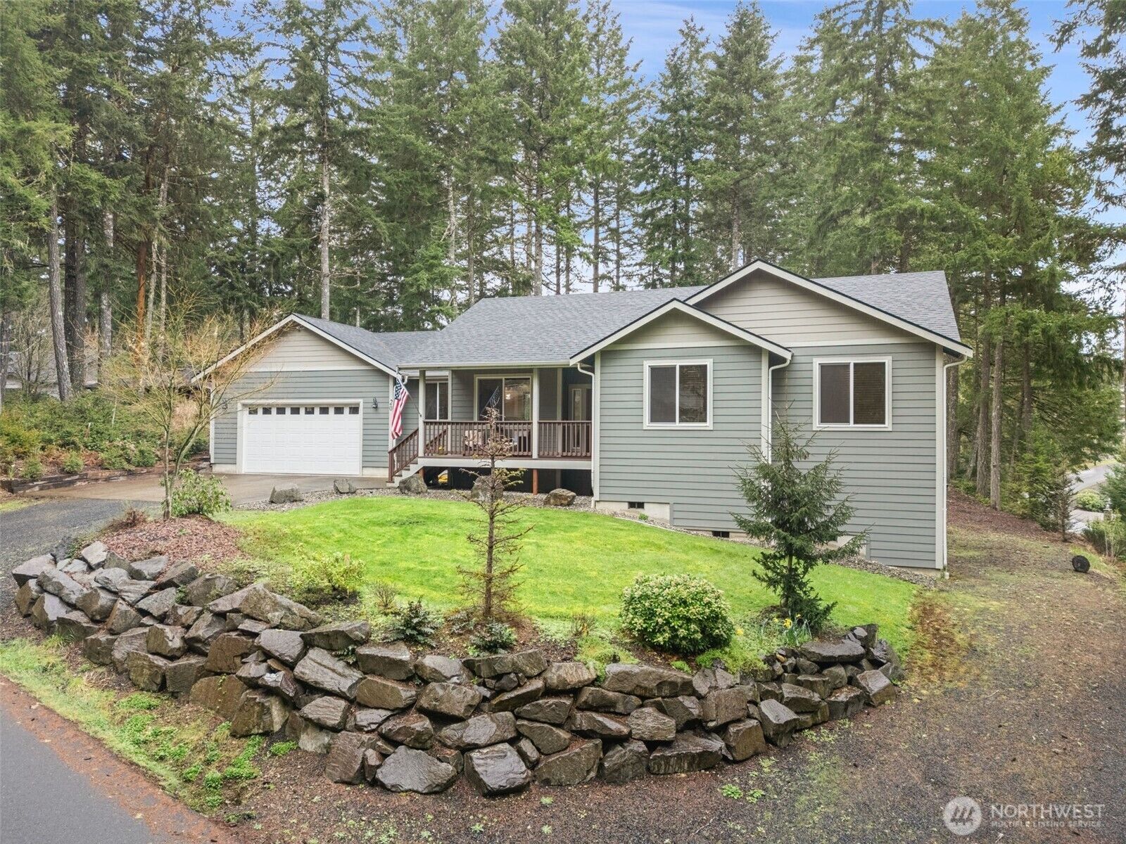 Property Photo:  20 E Laurel Park  WA 98592 