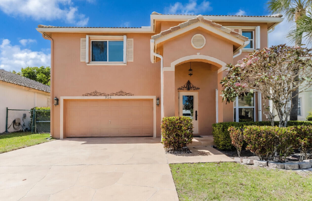 Property Photo:  1124 Rialto Drive  FL 33436 