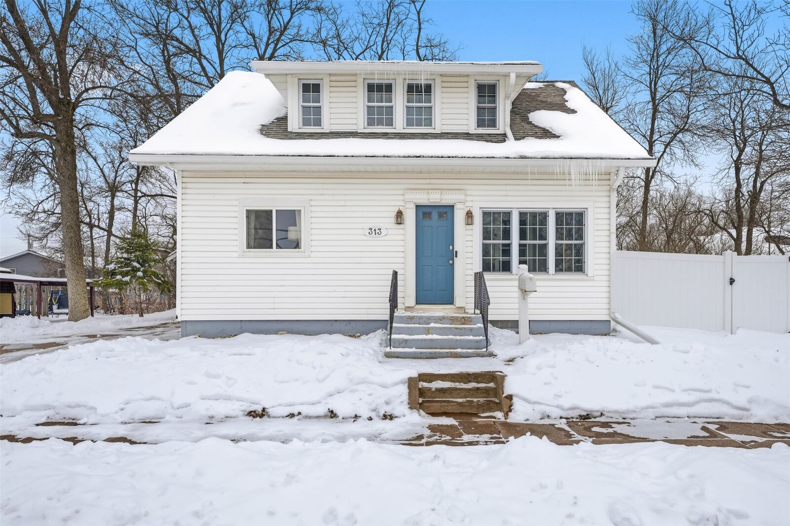 Property Photo:  313 Lindoo Avenue E  WI 54848 