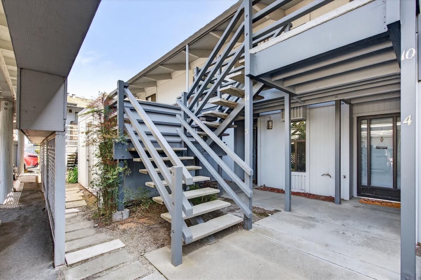 Property Photo: 158 Kern Street 10 CA 93905
