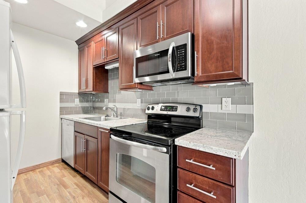 Property Photo: 158 Kern Street 10 CA 93905