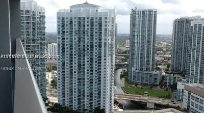 Property Photo: 200 Biscayne Boulevard Way 3712 FL 33131