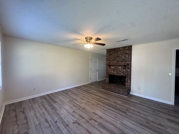 Property Photo: 610 Pinto AL 36301