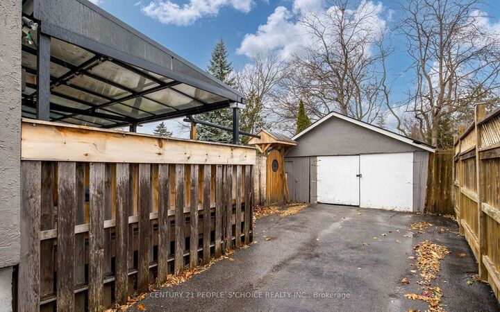 Photo de la propriété:  22 Parker Street  ON K8P 1C8 