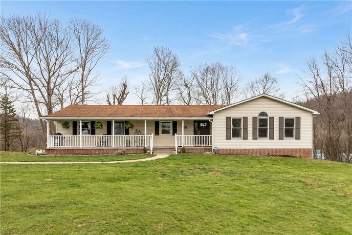 Property Photo:  87 Broad St  PA 15345 