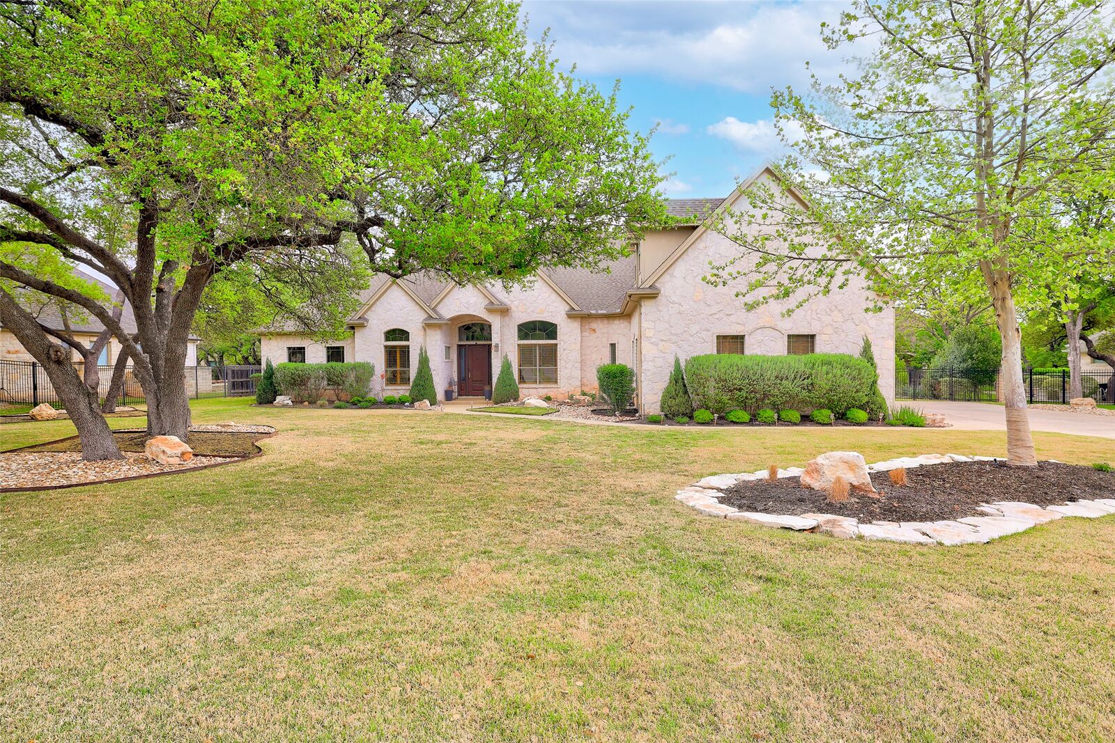 Property Photo: 213 Jaydee Terrace TX 78628