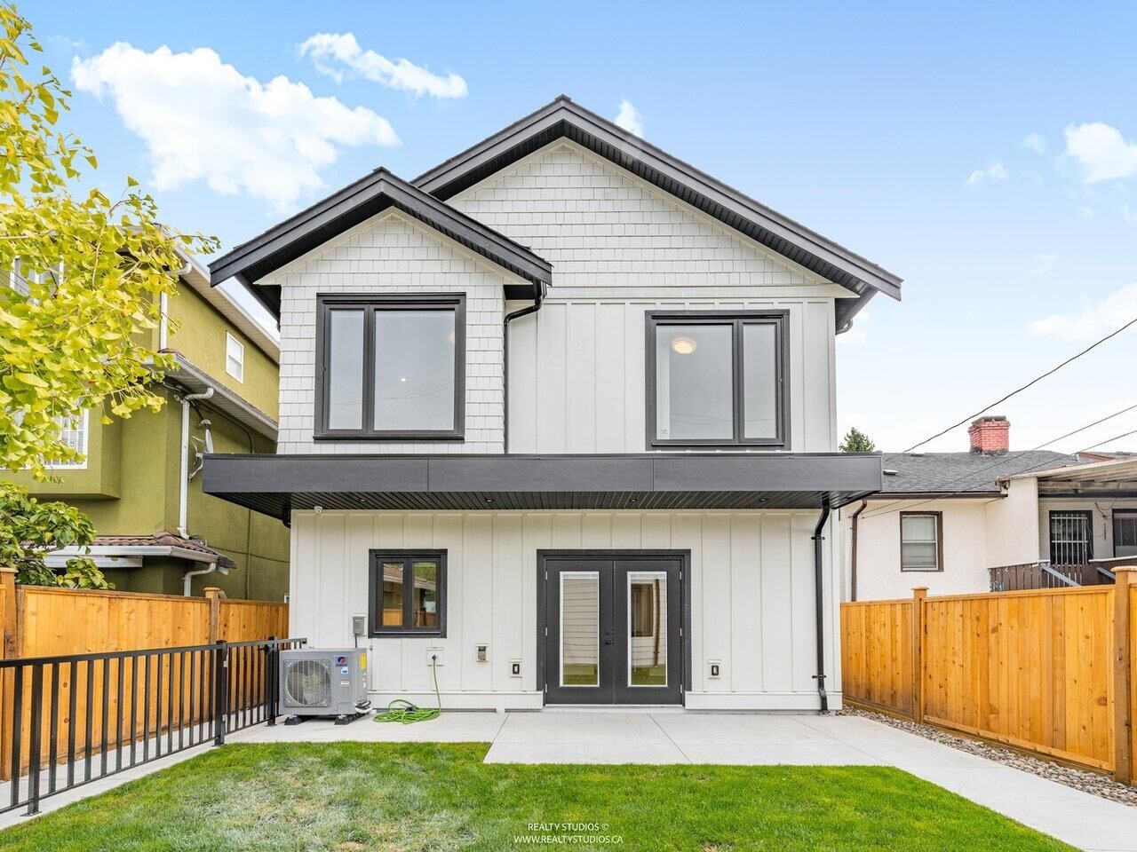 Property Photo: 4257 Knight Street 2 BC V5N 3M3