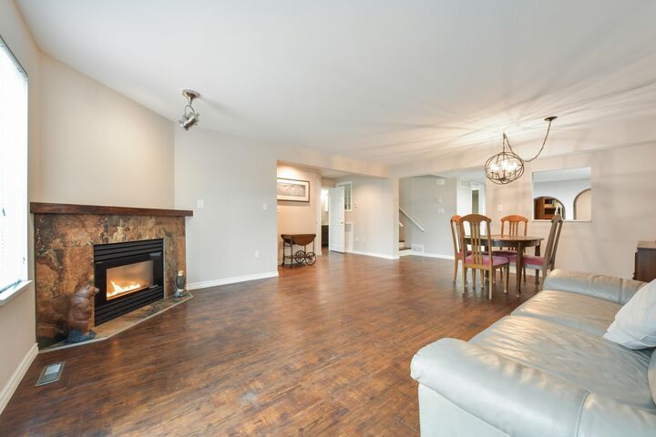 Property Photo: 32361 McRae Avenue 51 BC V2V 4X7