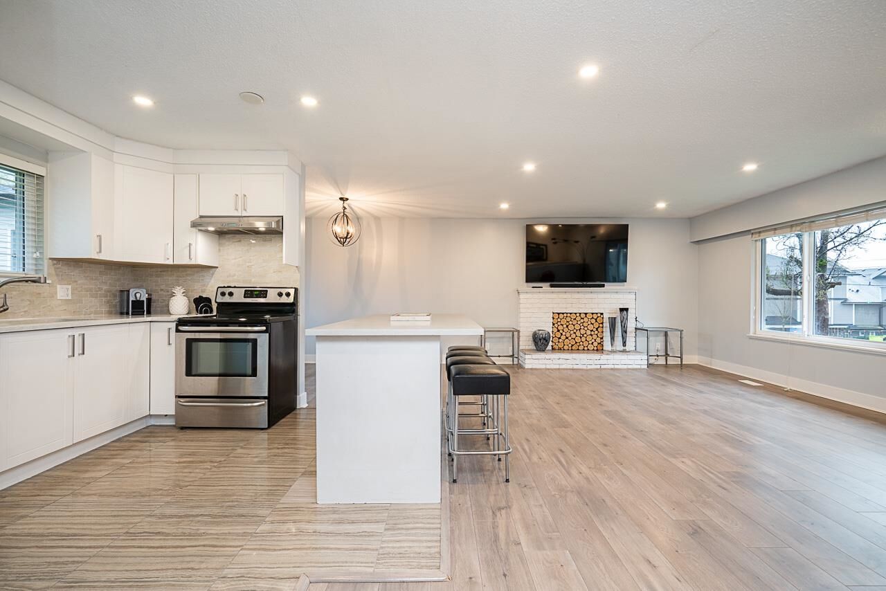 Property Photo:  11278 206 Street  BC V2X 1T3 