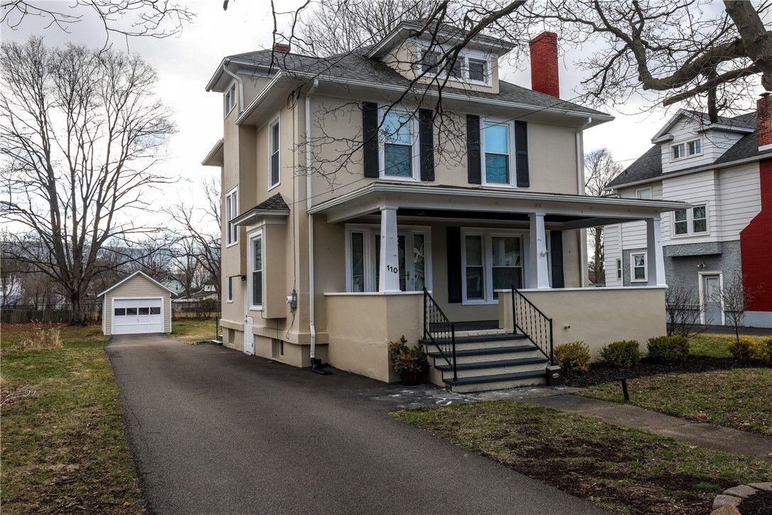 Property Photo:  110 Oakwood Avenue  NY 14903 
