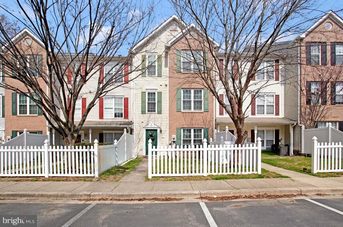 Property Photo:  1833 Watch House Circle S  MD 21144 