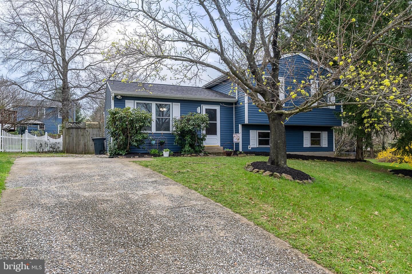 Property Photo:  11 Mills Court  VA 20180 