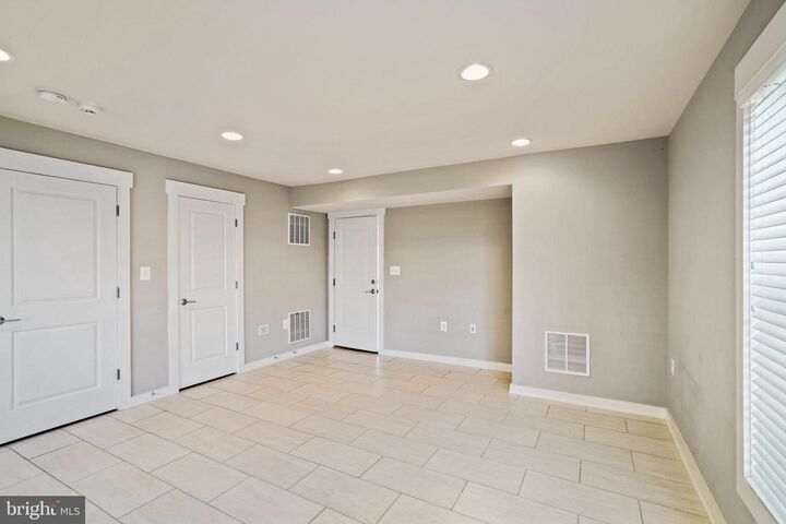 Property Photo: 22413 Verde Gate Terrace VA 20148