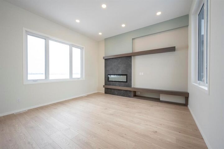 Property Photo:  13 Parkrose Place  MB R5A 0B4 