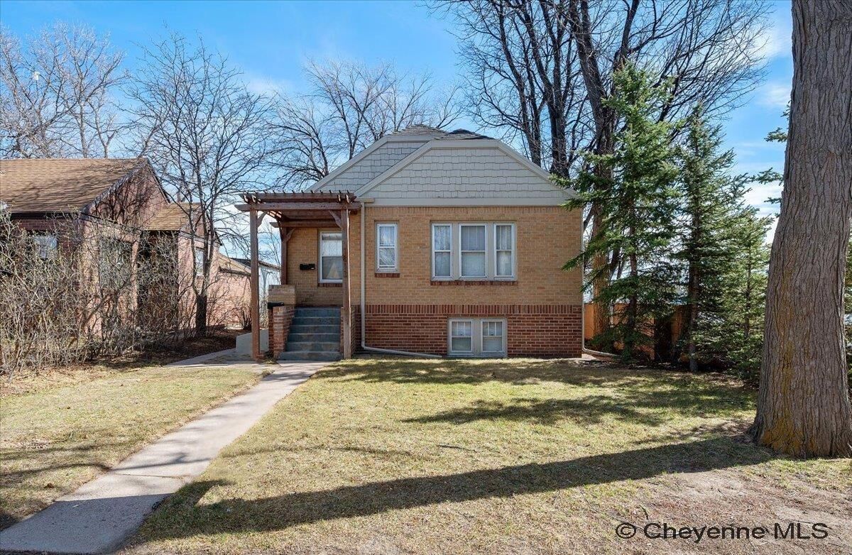Property Photo: 1813 E 19th St WY 82001