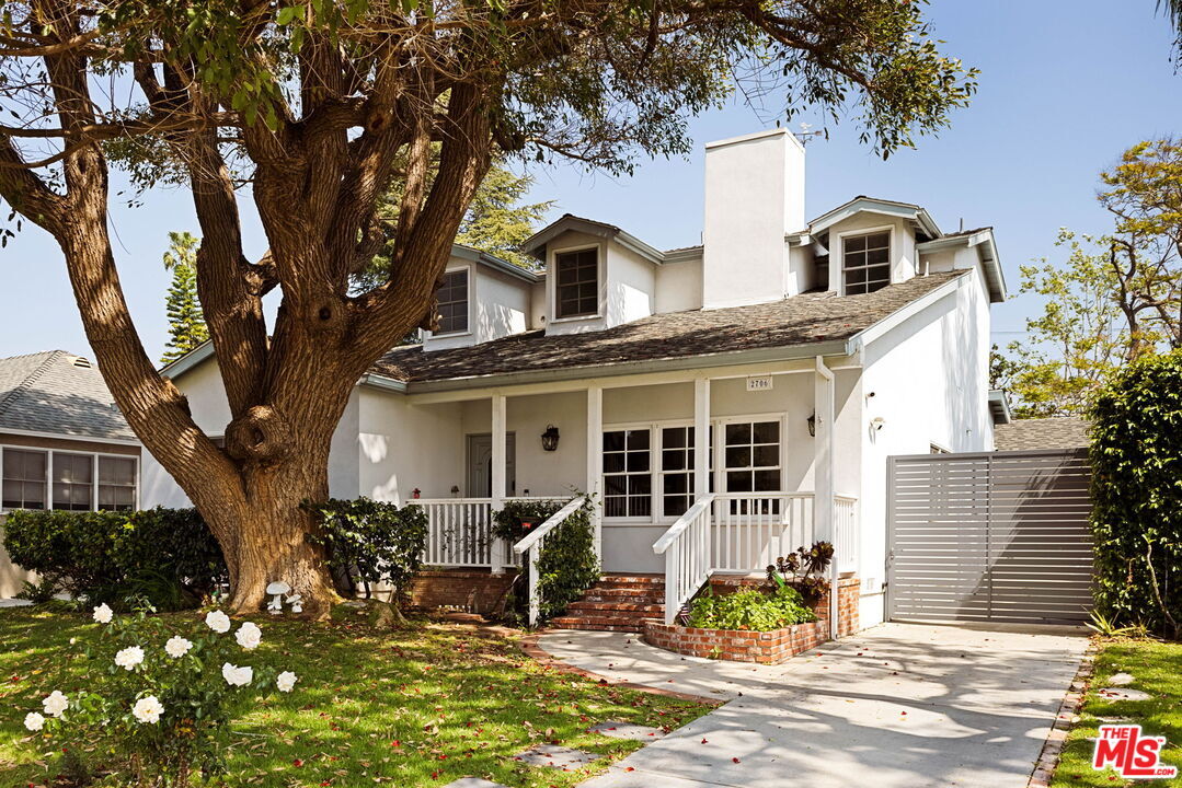 Property Photo: 2706 Malcolm Ave CA 90064