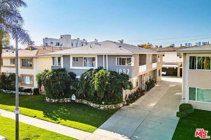 Property Photo: 1037 S Holt Ave CA 90035