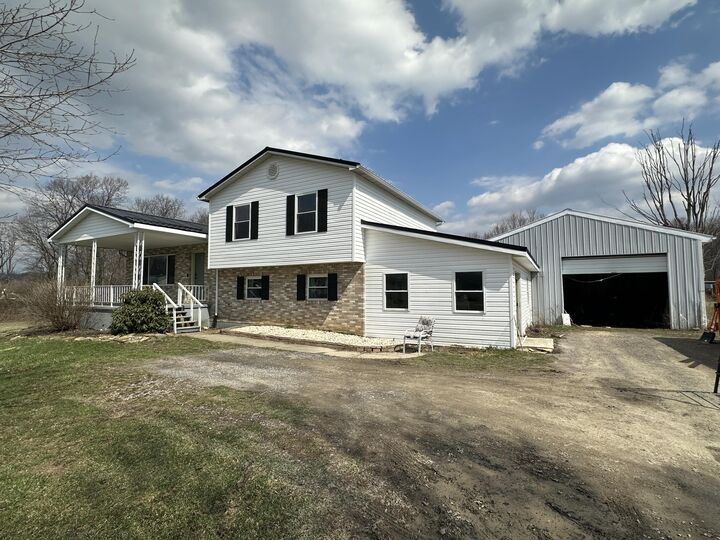 Property Photo:  814 Yohe Rd  PA 15851 
