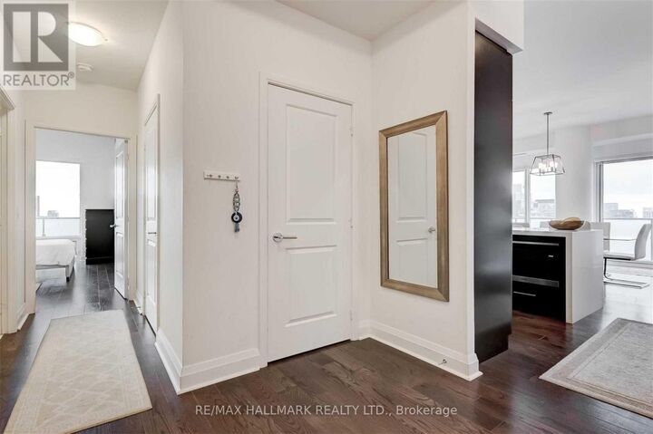 Property Photo: 65 St Mary Street 4101 ON M5S 0A6