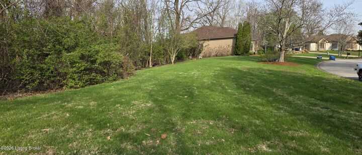 Property Photo:  2804 Mockingbird Ct  KY 40059 