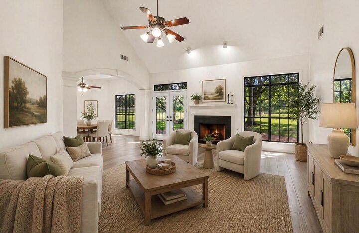 Property Photo: 1010 Mockingbird Lane TX 77531