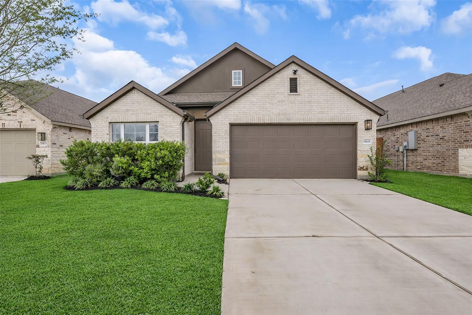 Property Photo:  19419 Valletta Green Drive  TX 77447 