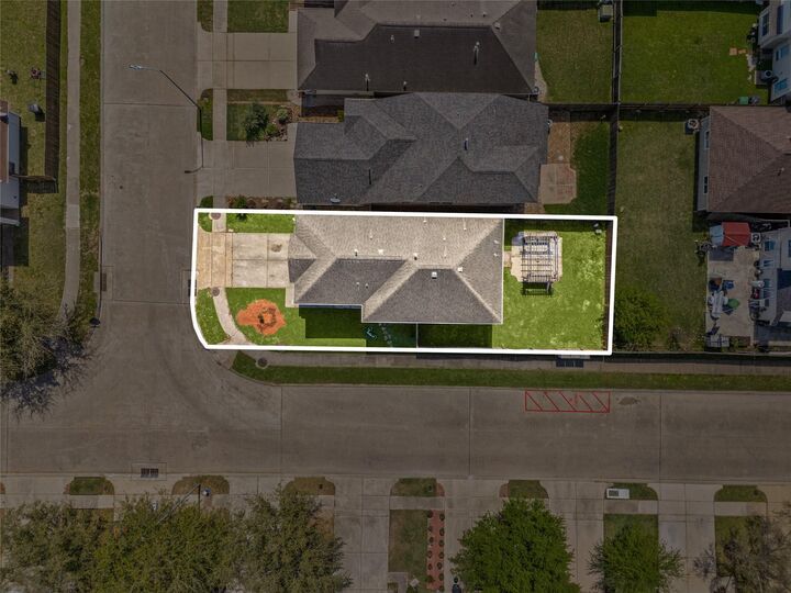 Property Photo:  10202 Hillenberg Lane  TX 77034 