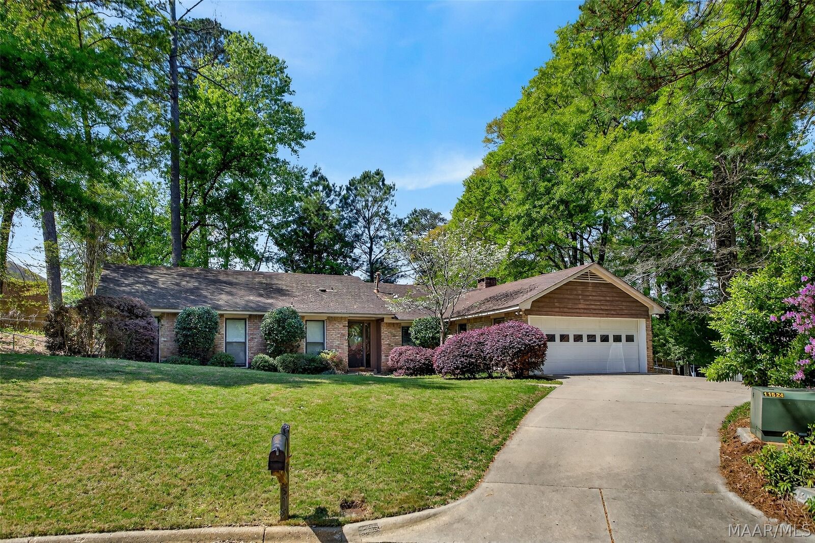 Property Photo:  515 Wakefield Court  AL 36109 