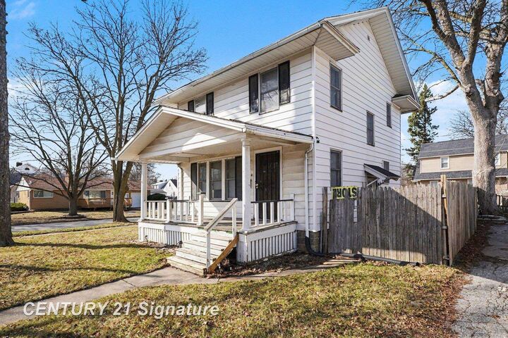 Property Photo:  1724 State Street  MI 48602 