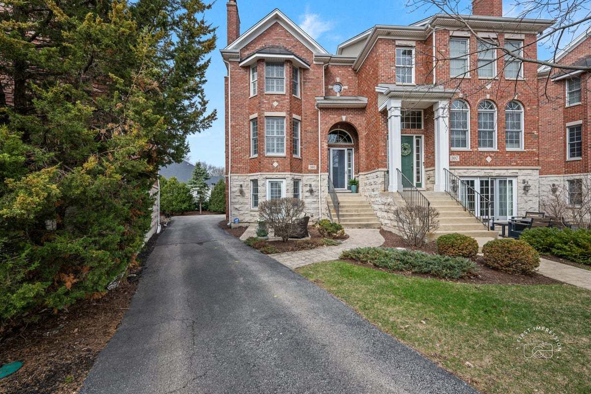 Property Photo: 305 N Fremont Street IL 60540