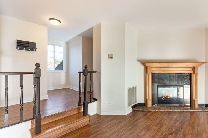 Property Photo:  1756 Plymouth Court B  IL 60189 