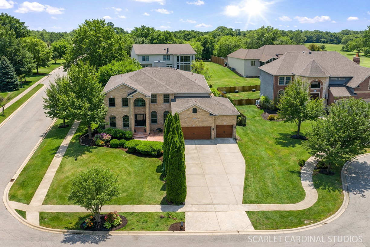 Property Photo:  208 Amherst Court  IL 60543 