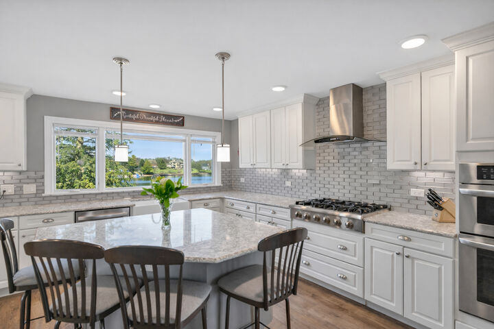 Property Photo:  512 Bay Road  IL 60051 