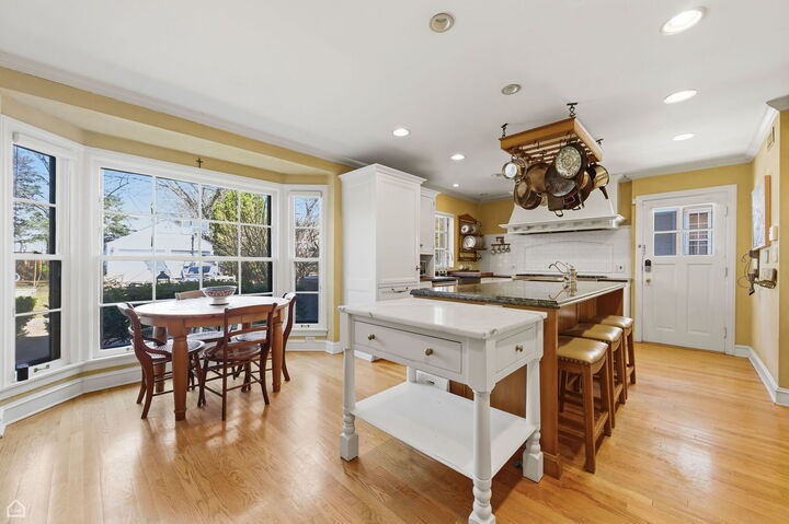 Property Photo:  1940 Chestnut Avenue  IL 60091 