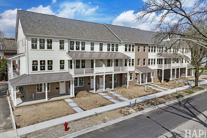 Property Photo:  160 Washington Street 160  IL 60010 