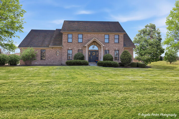 Property Photo:  