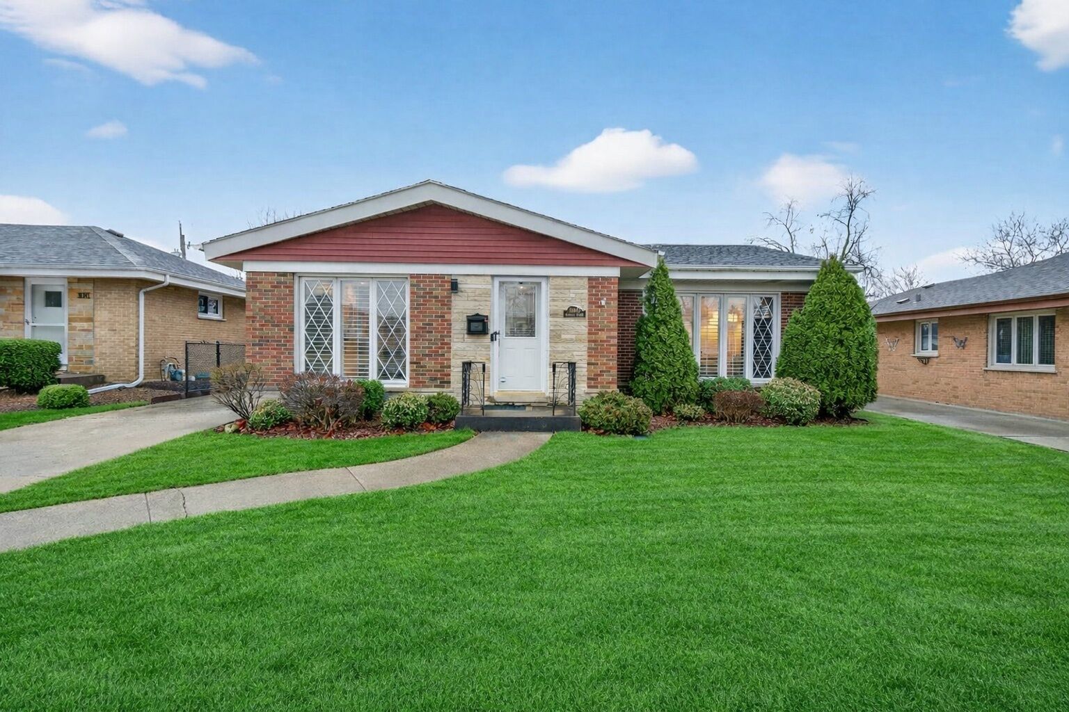 Property Photo:  10845 Claridge Avenue  IL 60154 