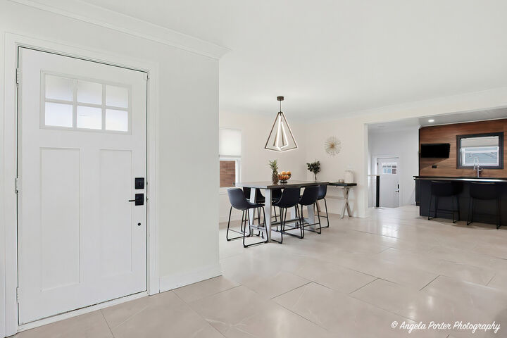 Property Photo:  2041 North Avenue  IL 60087 