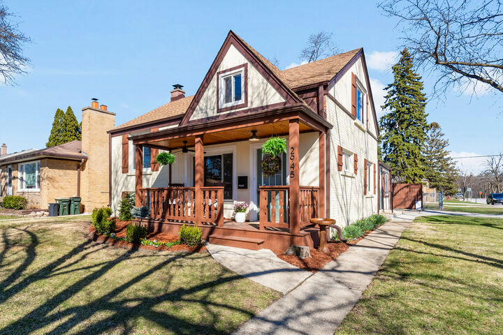 Property Photo:  2945 Vernon Avenue  IL 60513 