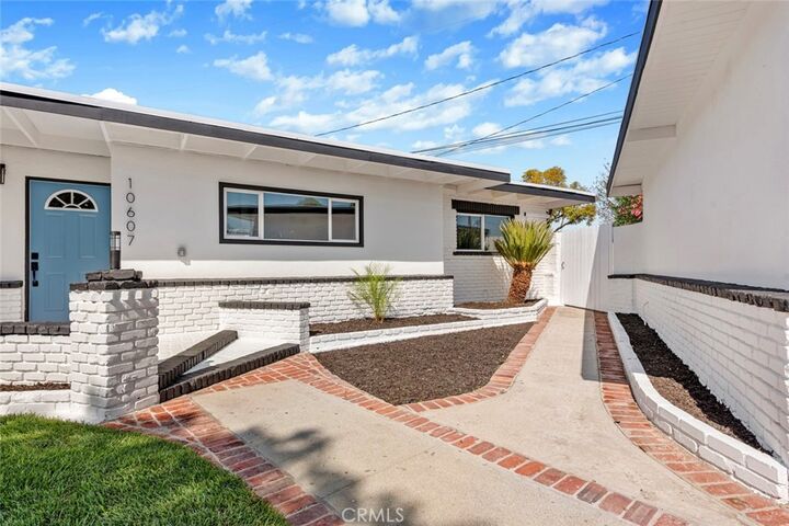 Property Photo:  10607 La Alba Drive  CA 90603 