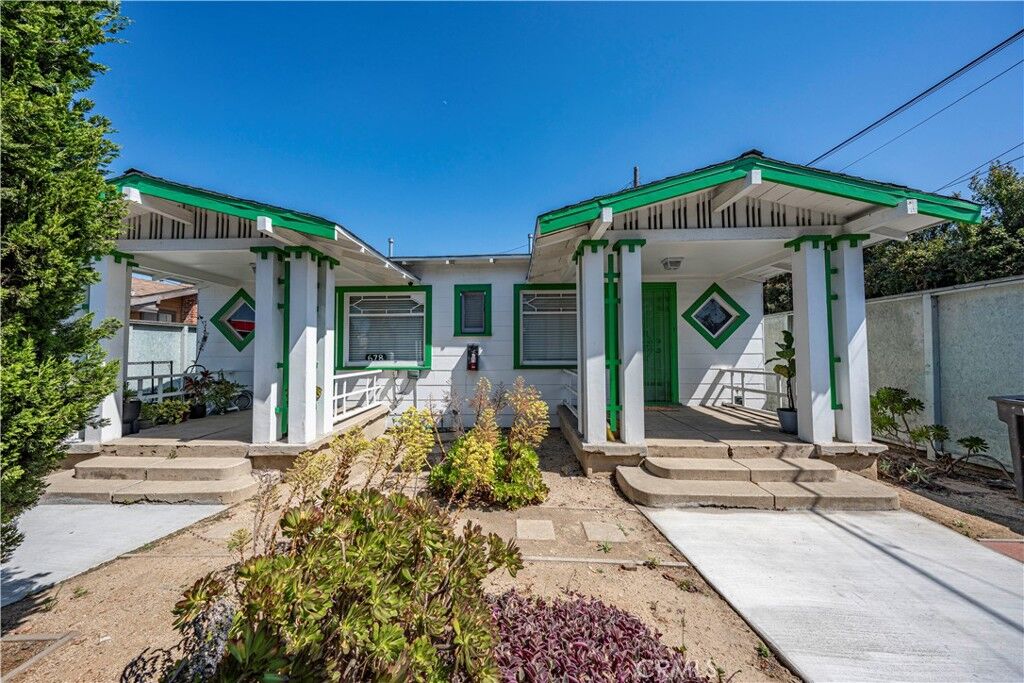 Property Photo:  672 Junipero  CA 90814 