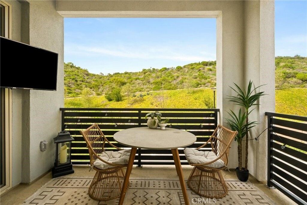 Property Photo:  888 Poppy Ct  CA 90640 