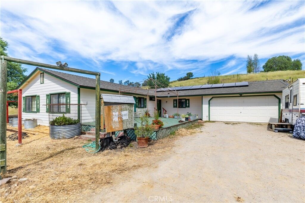 Property Photo:  70331 Vineyard Canyon Rd.  CA 93451 