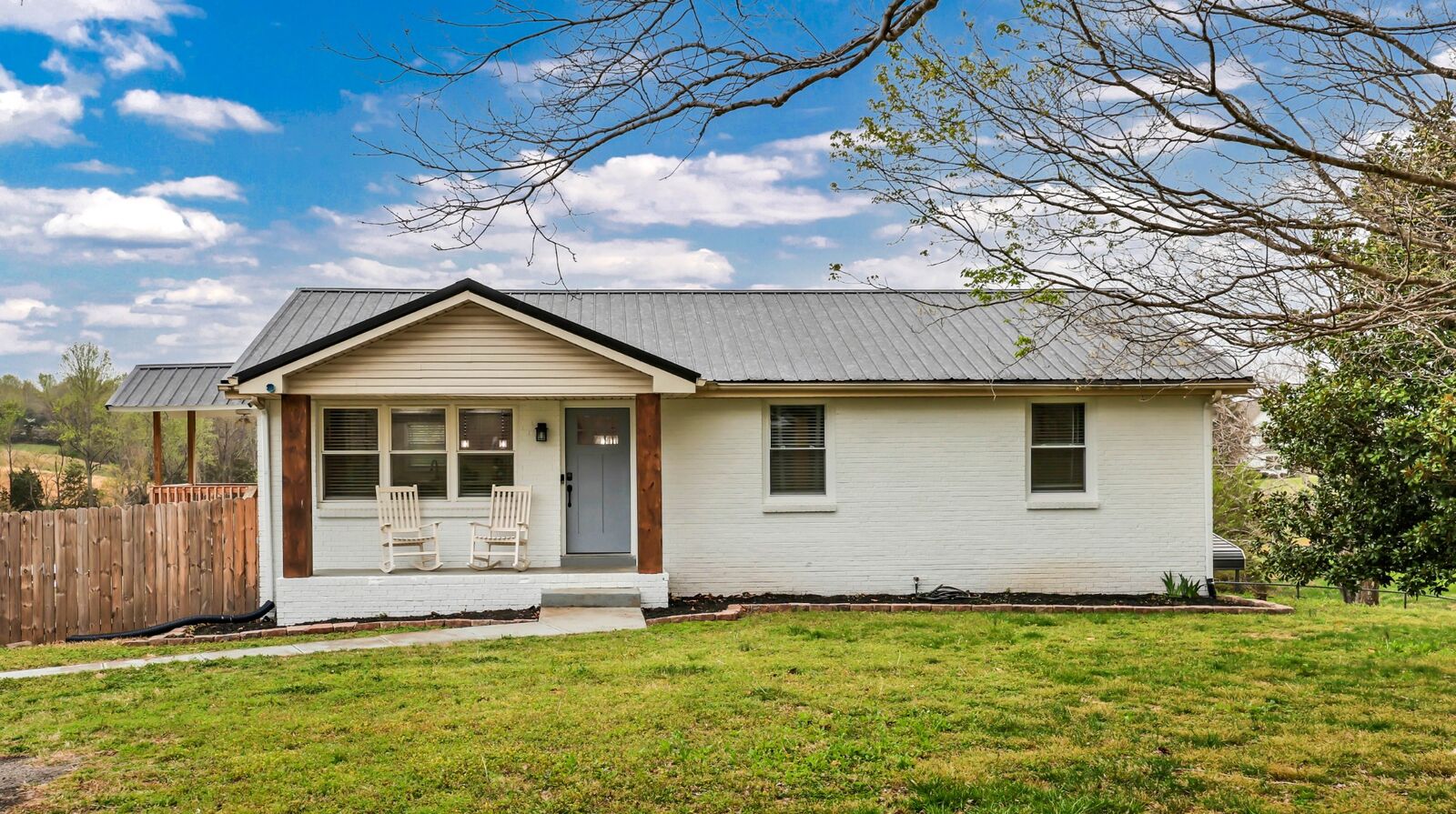 Property Photo:  1440 Hickory Point Rd  TN 37043 