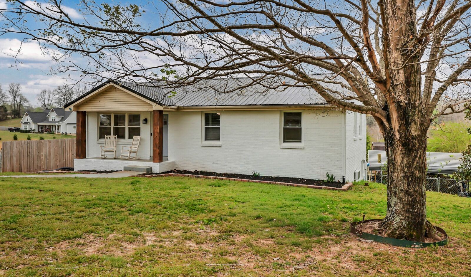 Property Photo: 1440 Hickory Point Rd TN 37043
