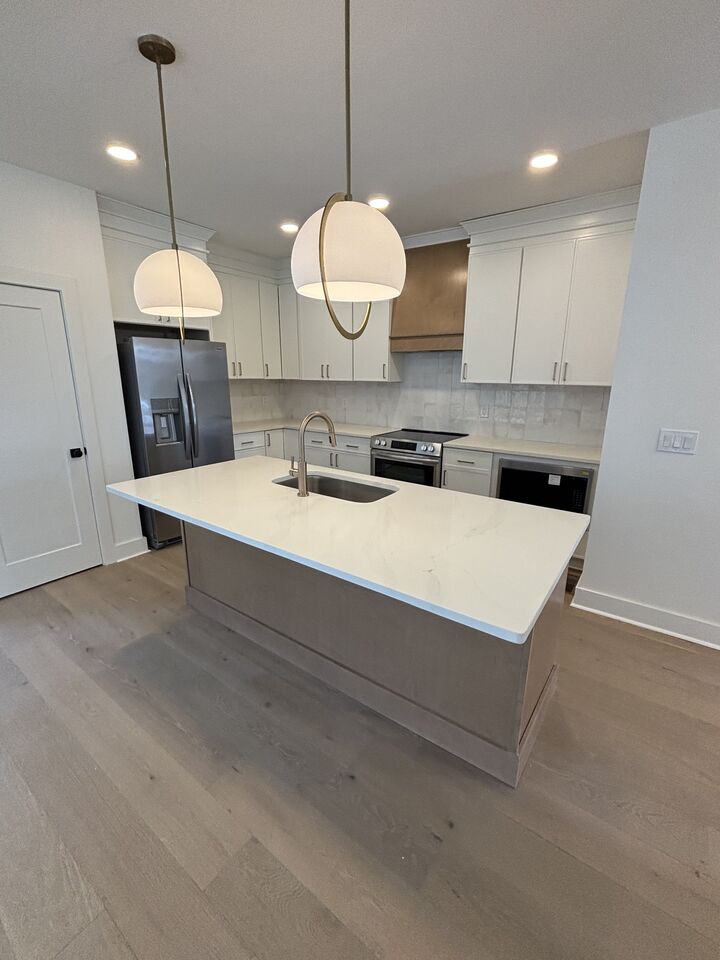 Property Photo:  4A Belle Forrest Ave A  TN 37206 