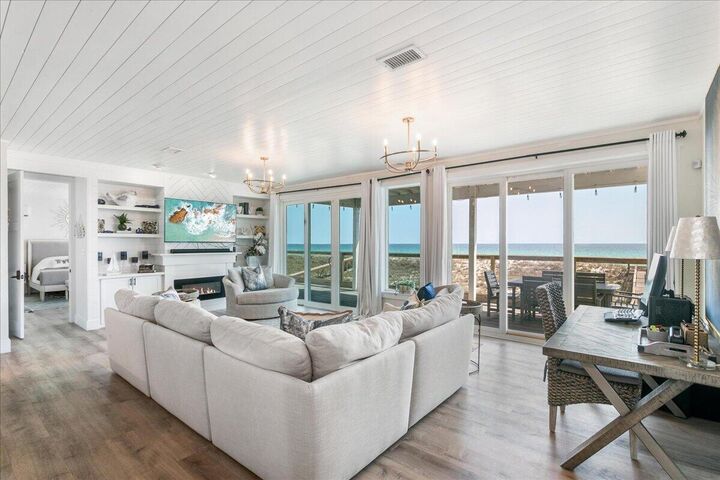 Property Photo: 7515 Gulf Boulevard FL 32566