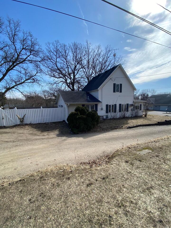 Property Photo:  1115 6th Avenue E  MN 56308 