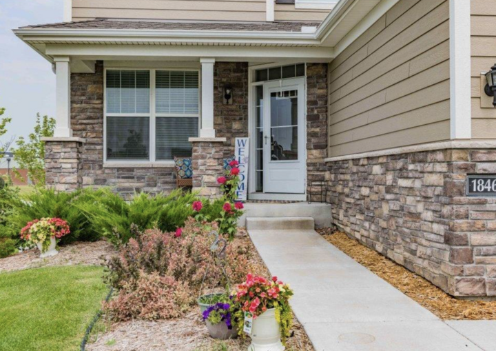 Property Photo:  18468 70th Avenue N  MN 55311 