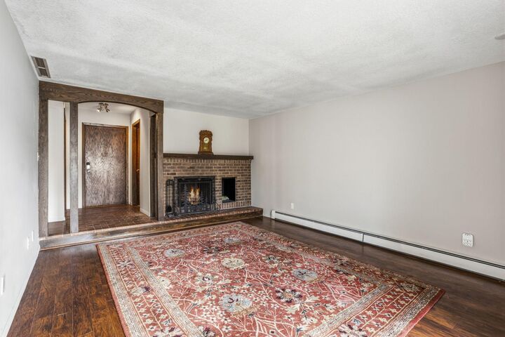 Property Photo: 6115 Lincoln Drive 152 MN 55436